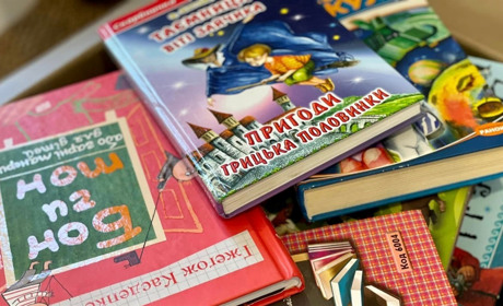 Молодіжна рада доправила зібрані книги до Польщі для вимушено переселених українців
