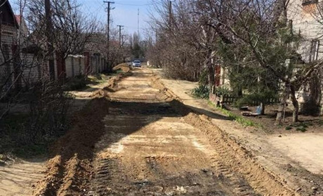 Нажилися на ремонті доріг: Двом жителям Херсонщини оголосили про підозру в розкраданні коштів