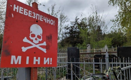 Мешканців Великобурлуцької громади закликали утриматися від відвідування кладовищ на Радоницю