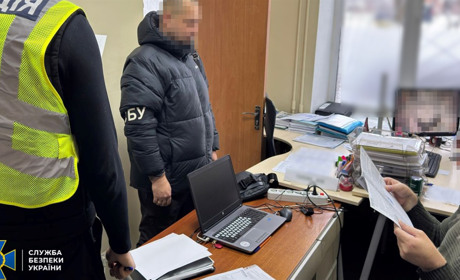 Робили "невидимими" для мобілізації: на Житомирщині блокували схему за участі посадовців ТЦК