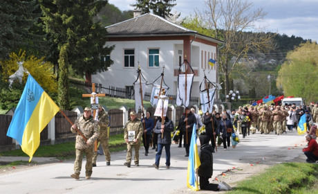 На Чортківщині провели в останню путь уже п`ятого воїна з села Білої