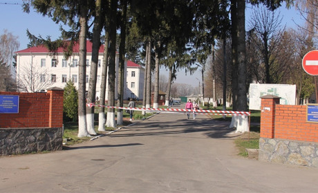У ковідному корпусі Калинівської ЦРЛ перебуває більше 60 хворих: майже в усіх пневмонії