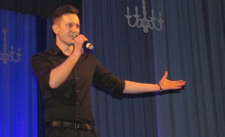 Артист харьковского оперного театра Виталий Иванов: «Рад видеть в зале знакомых и петь для земляков»