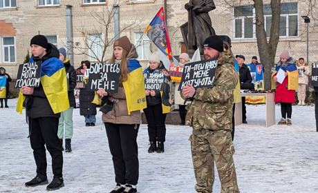 У Славуті відбулась чергова акція на підтримку полонених та зниклих безвісти захисників