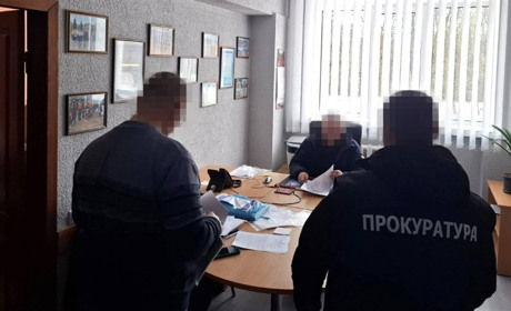 Керівництво ДСНС Хмельниччини підозрюють у закупівлі неякісних костюмів на мільйони гривень