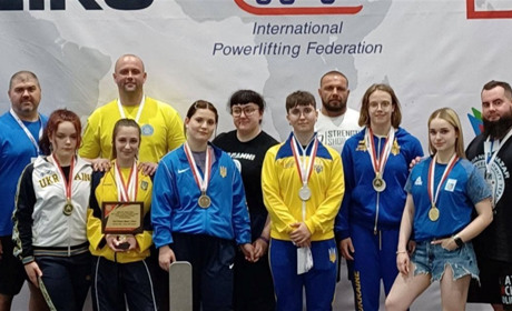 Шосткинка Ксенія Денисенко — віцечемпіонка світу з пауерліфтингу!