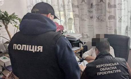 На Херсонщині викрили лікарку, яка допомогла двом чоловікам уникнути мобілізації