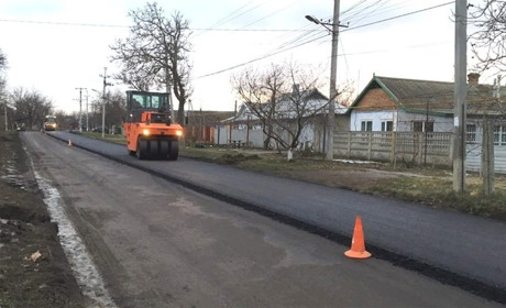 В Біляївці на ділянці вулиці Миру тимчасово перекриють рух транспорту: триває ремонт дороги