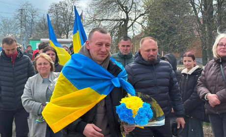 У Грушівці на Первомайщині зустріли звільненого захисника
