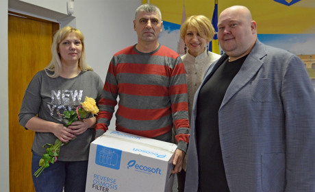 Подружжя жмеринчан привітали з народженням двійнят Маши і Даши