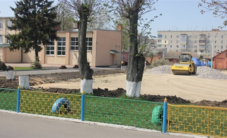 У ще одній школі буде спортивний майданчик зі штучним покриттям