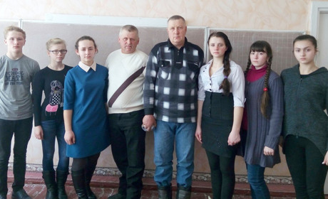 Новоолександрівські школярі спілкувались з воїнами-афганцями