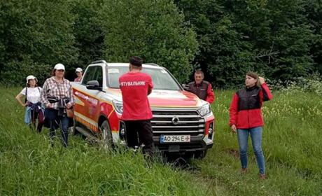 На Закарпатті в горах врятували трьох людей: що відомо