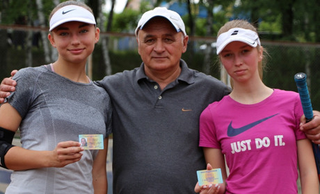 Займаються з 7 років: тенісистки зі "Спортовця" отримали посвідчення кандидаток у майстри спорту