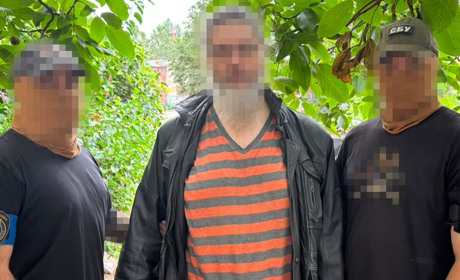 Зливав координати військових в Одесі: СБУ схопила одесита, який наводив ракети на місто