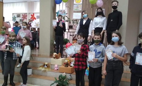 Казкові герої при вході і цукерки для кожного: так у ліцеї відзначили День дитинства