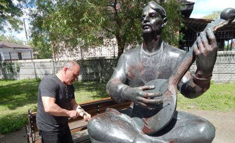 У Переяславі відремонтували пам’ятник кобзареві Степана Куцого