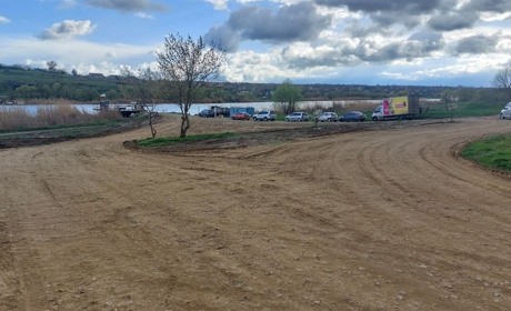 До поромної переправи відремонтували дорогу. Хто цей благодійник?