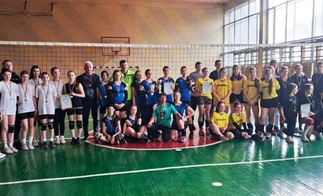 «Весняні зорі Олімпу»: у Сахновщині визначили кращих волейболісток