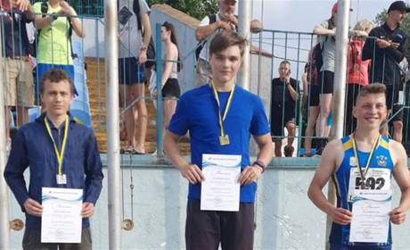 Артем Шаблій з Жовтих Вод двічі став срібним призером на чемпіонаті України з легкої атлетики