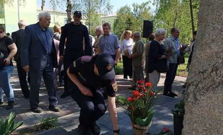 На мітингу до 39-х роковин аварії на ЧАЕС ліквідаторам вручили грамоти, премії і церковні ордени