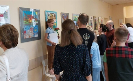 У Литві відкрилася виставка дитячих малюнків "Вільний Херсон"