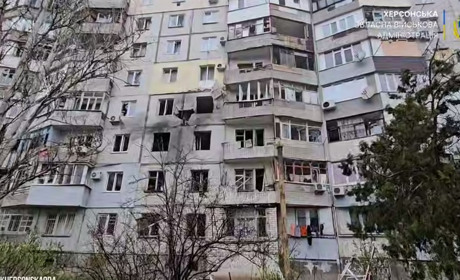 На Херсонщині армія рф завдала ударів по критичній та соціальній інфраструктурі, житлових кварталах