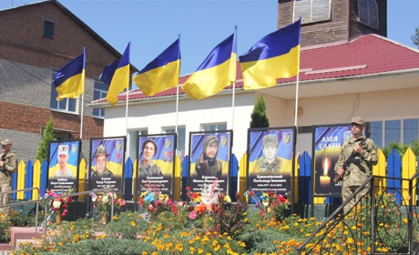 У Чернятині увічнили пам’ять загиблих воїнів-земляків