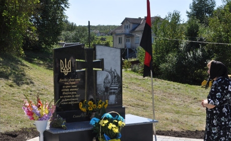 У Колиндянській громаді освятили пам’ятний знак загиблим Героям у російсько-українській війні