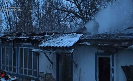 У Свердлівці Сватівського району сталася пожежа у будинку: подробиці