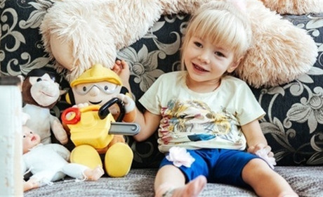 Помоги своим. Пятилетняя Полина мечтает ходить и танцевать. Нужна дорогостоящая реабилитация