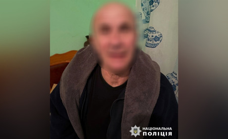 Жорстоке вбивство в Херсоні: поліція по «гарячих слідах» затримала підозрюваного