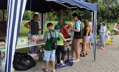 До Міжнародного дня молоді у Нетішині влаштували благодійний концерт