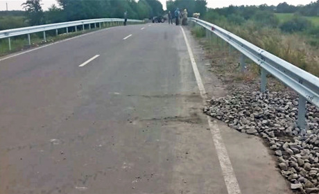 Міст у Лукому ще не ввели в експлуатацію, але вже ремонтують