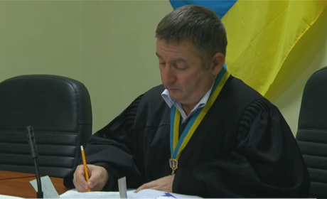 Судове засідання у справі сватівського поліцейського знову перенесли