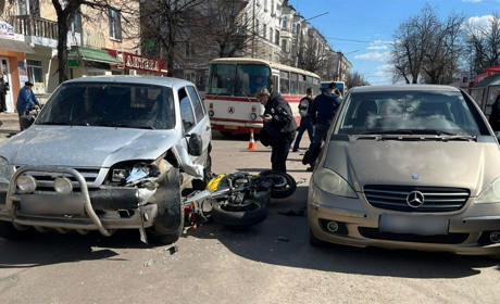 Аварія на вулиці Свободи у Шостці: поліція розслідує обставини ДТП