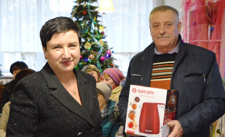 Двадцять подарунків знайшли своїх власників. Газета «Маяк» провела розіграш призів  