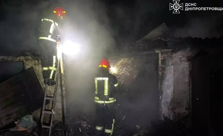 У Жовтих Водах ліквідували пожежу в гаражному кооперативі: горіли п’ять боксів