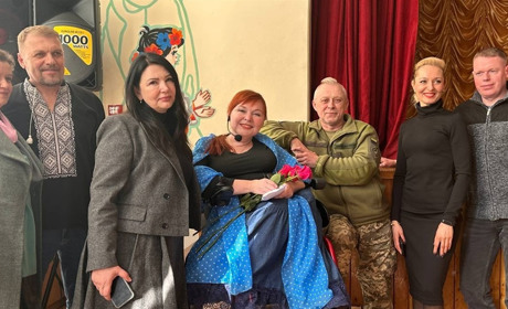 Пісні, поезія і підтримка захисників: у Старокостянтинівському НВК відбувся концерт волонтерів