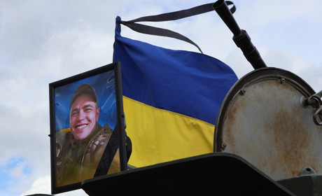 У Сарнах попрощалися зі старшим солдатом Олександром Мельником