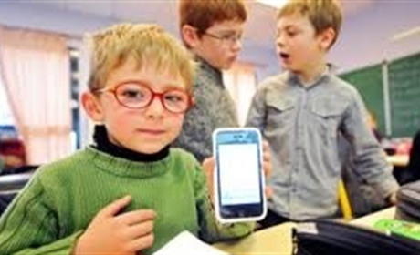 У школах хочуть заборонити ґаджети: як це буде