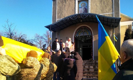 Сатанівеччина попрощалася з Героєм. Історія життя та служби Руслана Півхлопка