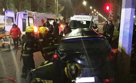 Поліція встановлює обставини аварії, в наслідок якої загинув пасажир автомобіля