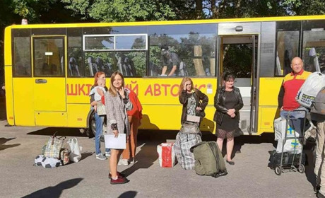 Ще 13 переселенців приїхали з Донеччини до Звягельського району