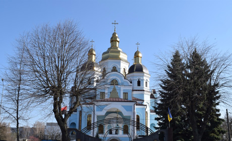Великодні богослужіння у храмах проходитимуть без участі вірян