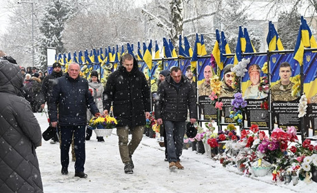 «Свобода, освячена кров’ю»: у Кагарлику вшанували Героїв Небесної Сотні та полеглих воїнів-земляків