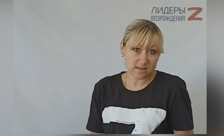 Очолила школу при окупантах на Херсонщині: вчительку іноземної мови підозрюють в колабораціонізмі