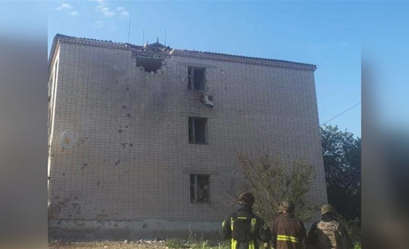 Черговий обстріл на Херсонщині: окупанти поцілили у будинок — постраждала жінка та троє дітей