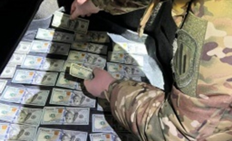 Працівник військкомату та правоохоронець з Роздільного торгували "білими квитками": чекають вироку