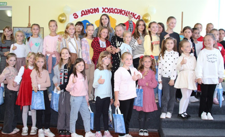 Посвята в юні художники: у Старокостянтинові відзначили свято митців